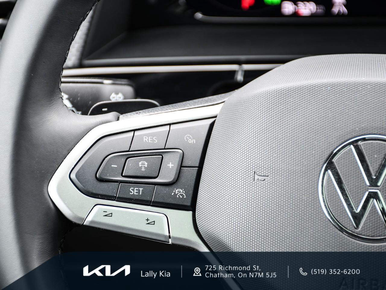 2026 Volkswagen Atlas Cross Sport 2.0 TSI Execline New Arrival | Clean CarFax | Leather | Roof | Nav Photo