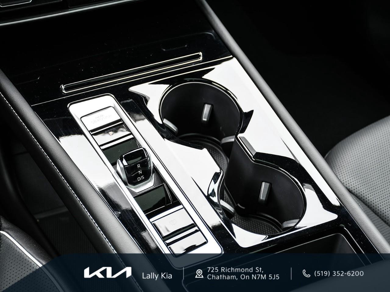 2026 Volkswagen Atlas Cross Sport 2.0 TSI Execline New Arrival | Clean CarFax | Leather | Roof | Nav Photo