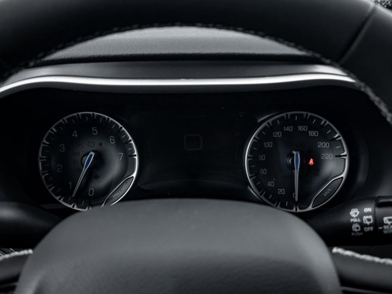 2026 Chrysler Pacifica Select Photo