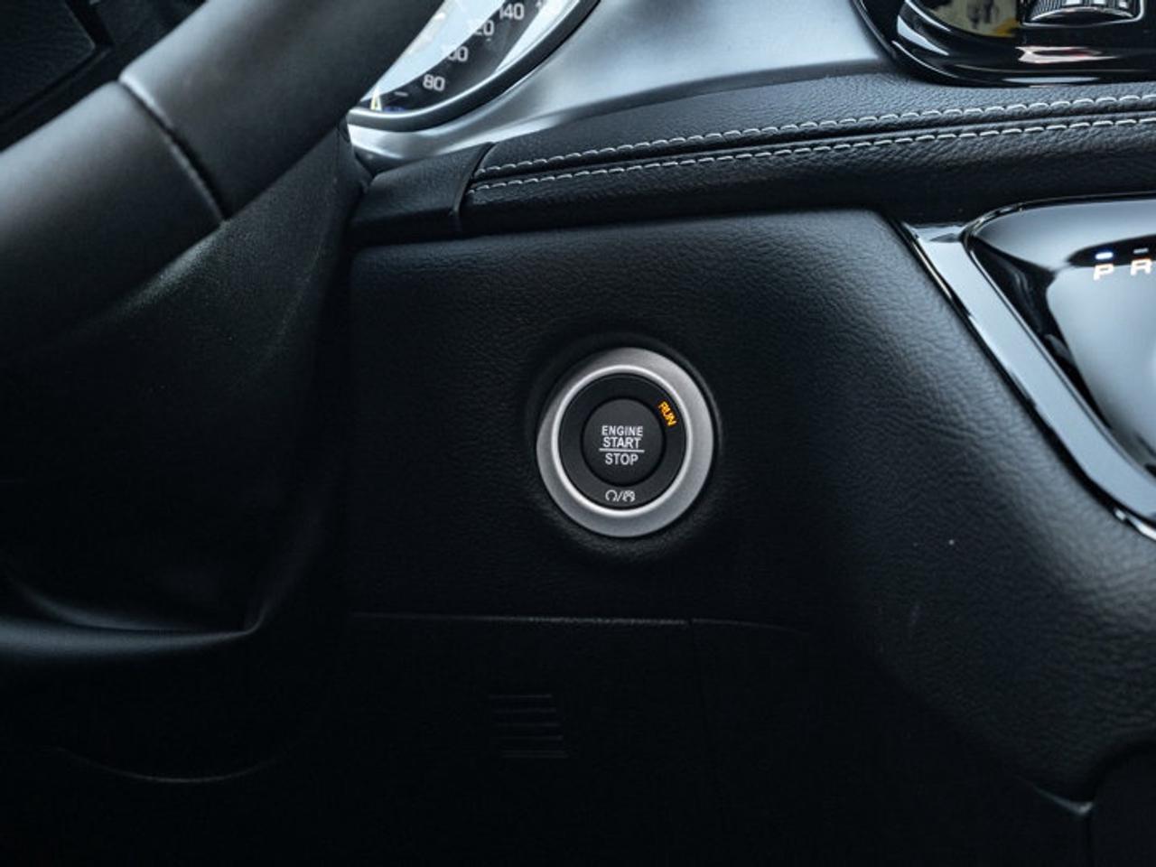 2026 Chrysler Pacifica Select Photo