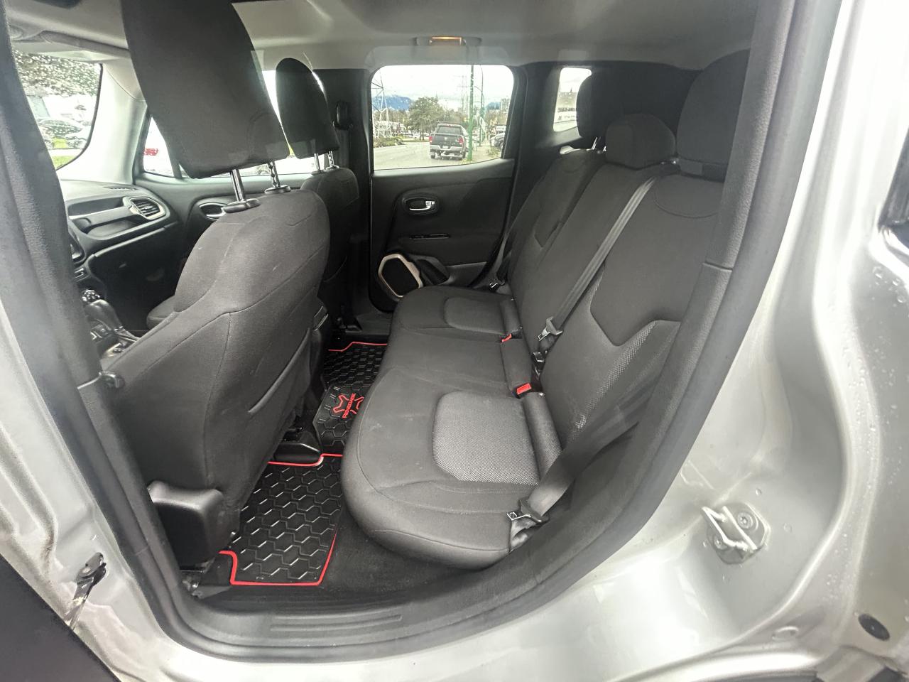 2015 Jeep Renegade 4WD 4dr North - Photo #10