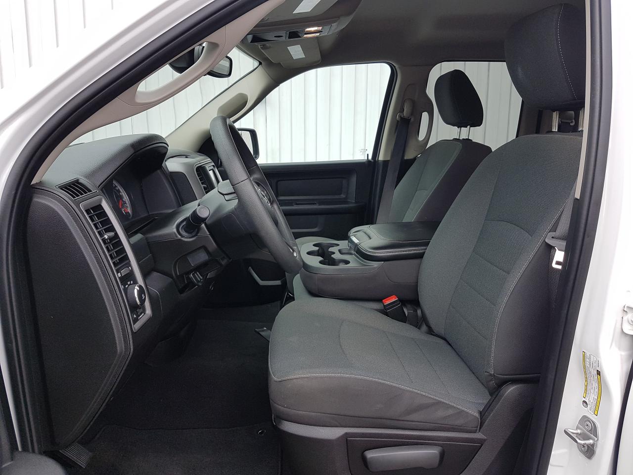 2022 RAM 1500 Classic Express Quad Cab 4x4 Photo