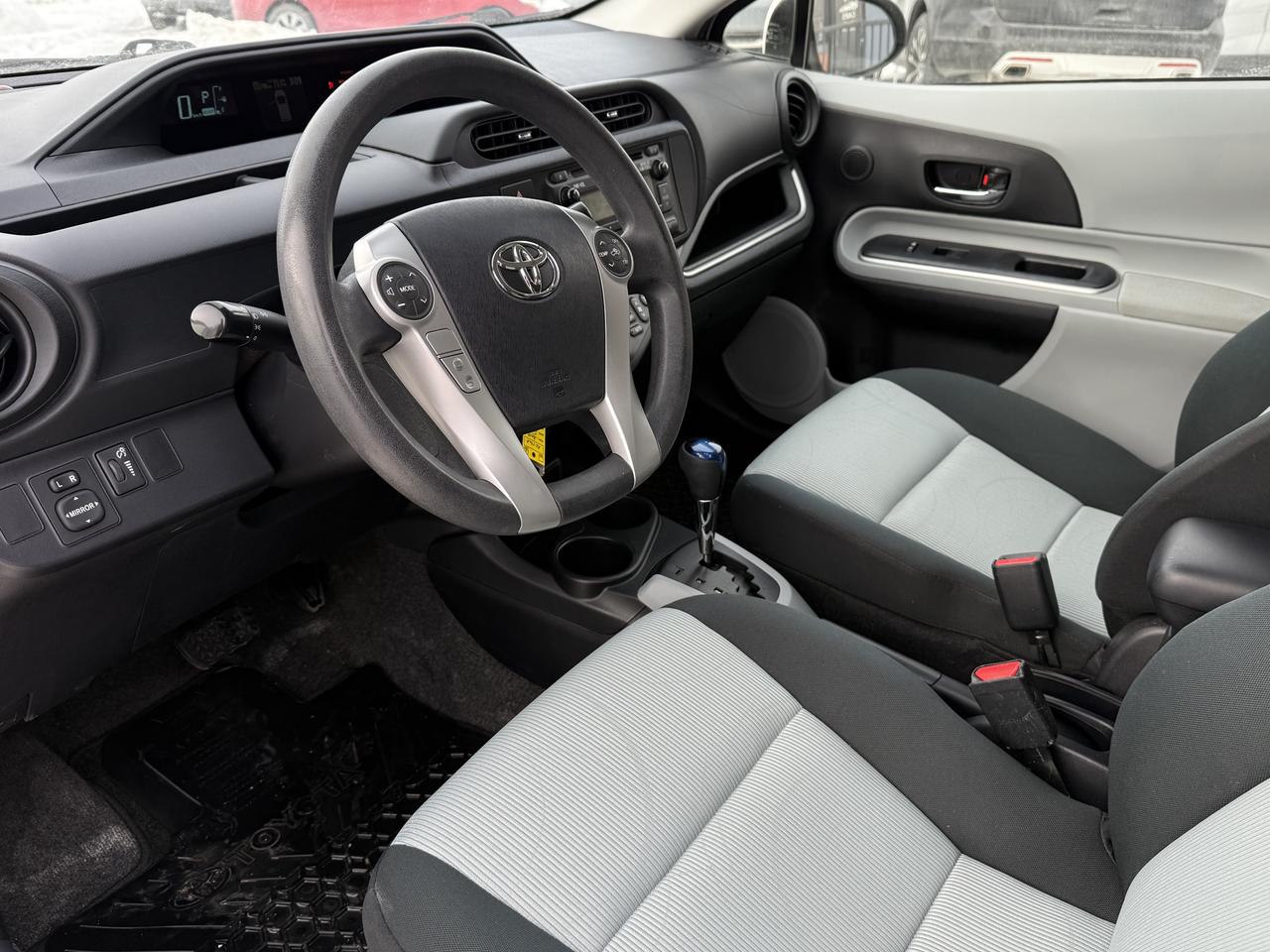 2014 Toyota Prius c LOW KM | BLUETOOTH | NO ACCIDENTS Photo