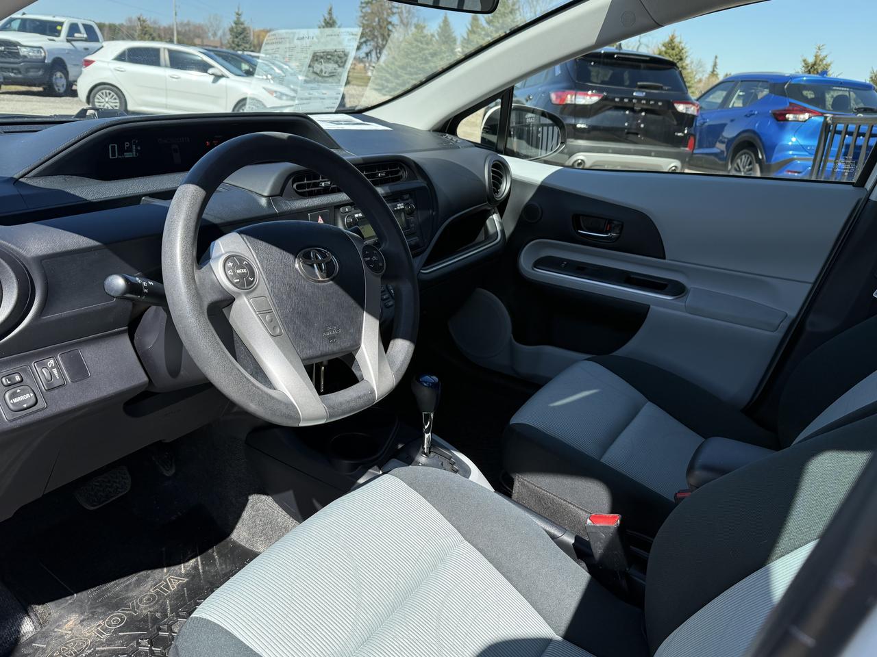 2014 Toyota Prius c LOW KM | BLUETOOTH | NO ACCIDENTS Photo