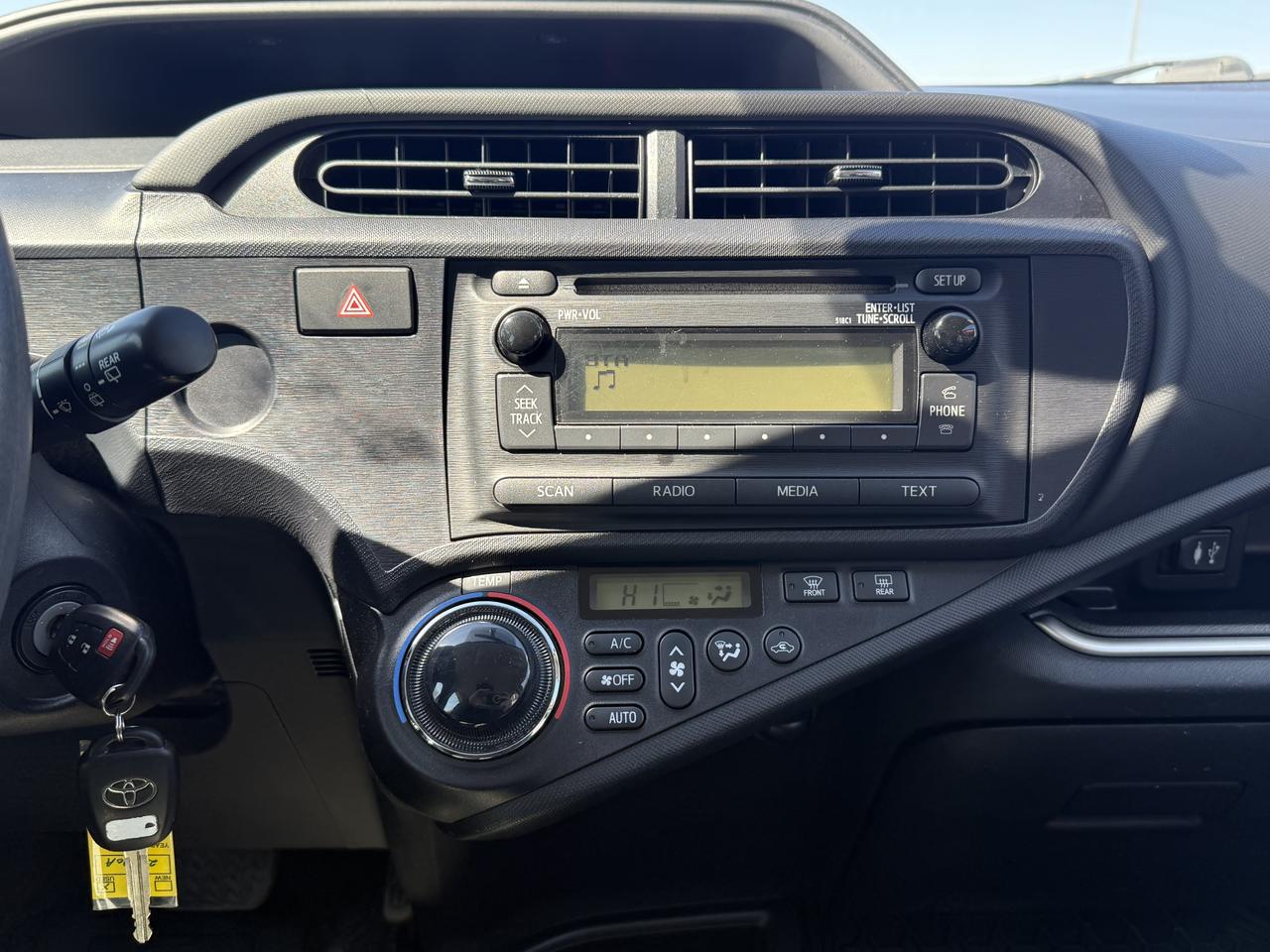 2014 Toyota Prius c LOW KM | BLUETOOTH | NO ACCIDENTS Photo