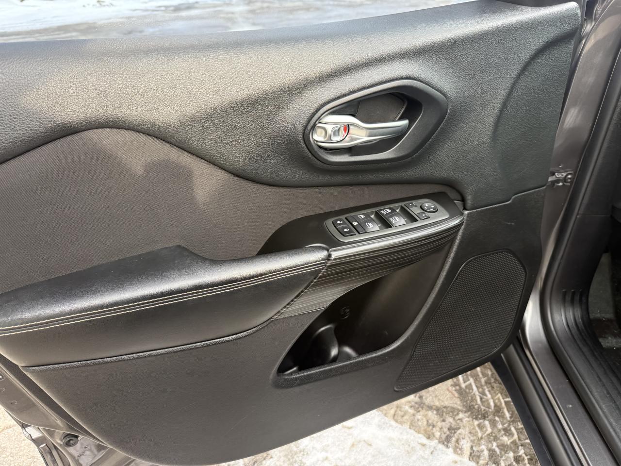 2014 Jeep Cherokee North Photo