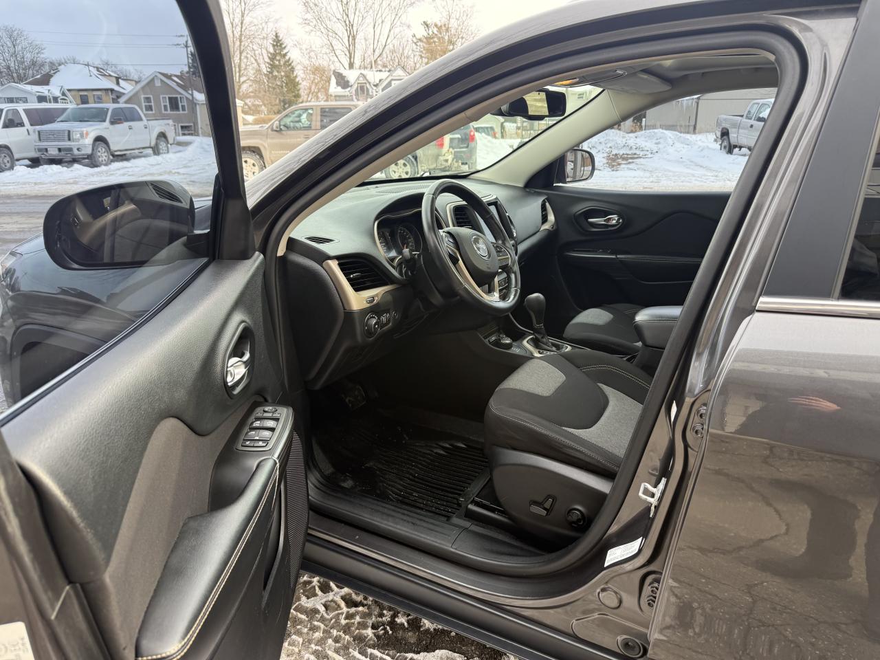 2014 Jeep Cherokee North Photo