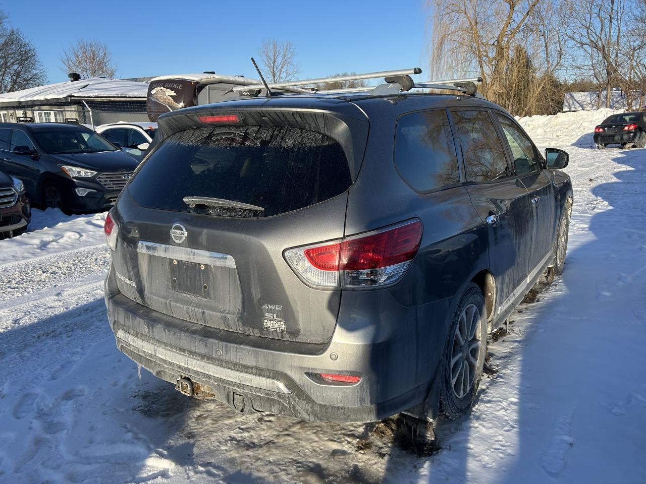 2015 Nissan Pathfinder SL Photo3