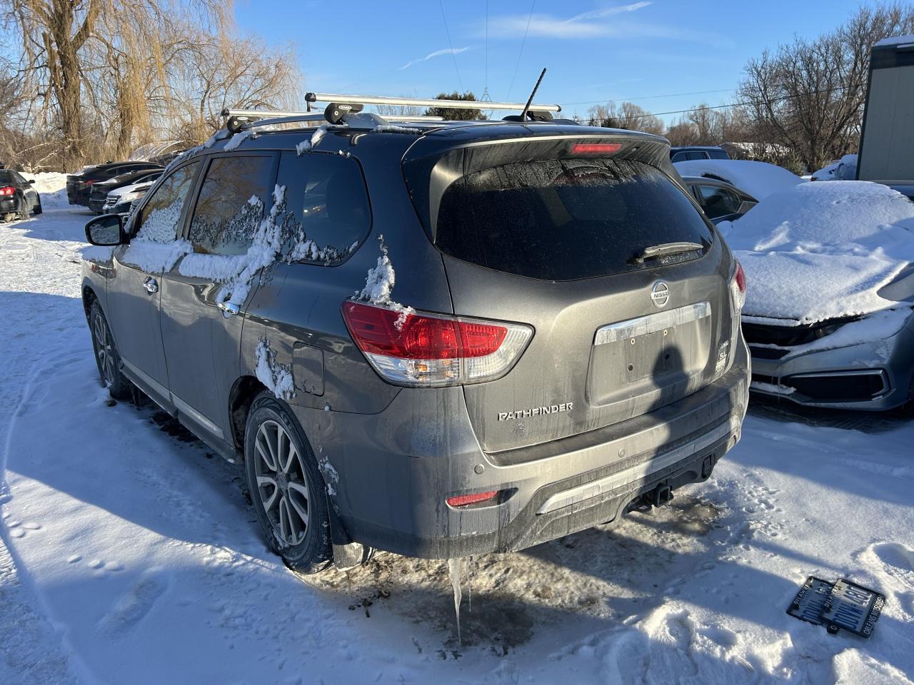 2015 Nissan Pathfinder SL Photo