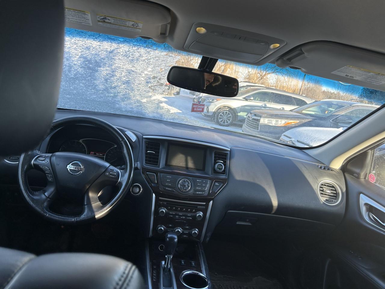 2015 Nissan Pathfinder SL Photo