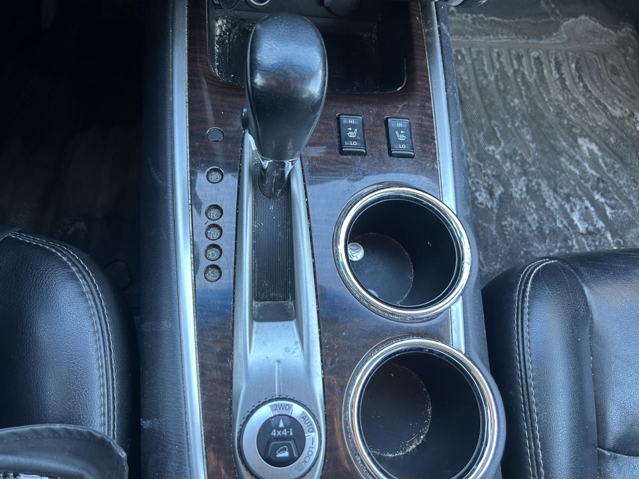 2015 Nissan Pathfinder SL Photo