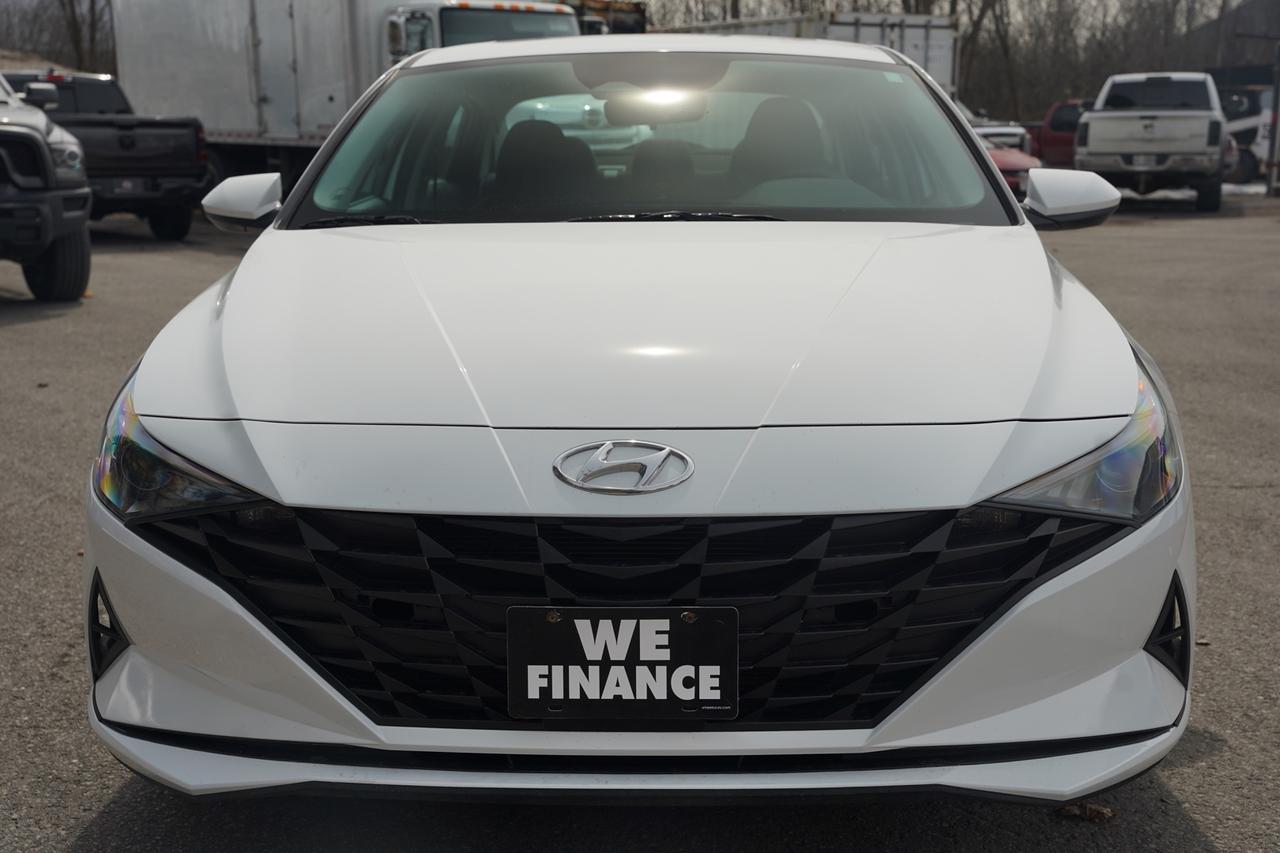 2022 Hyundai Elantra SEL Photo