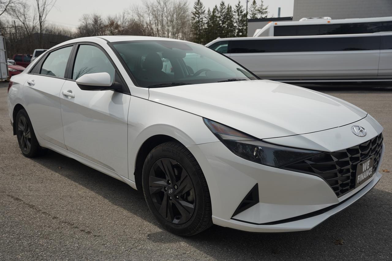 2022 Hyundai Elantra SEL Photo