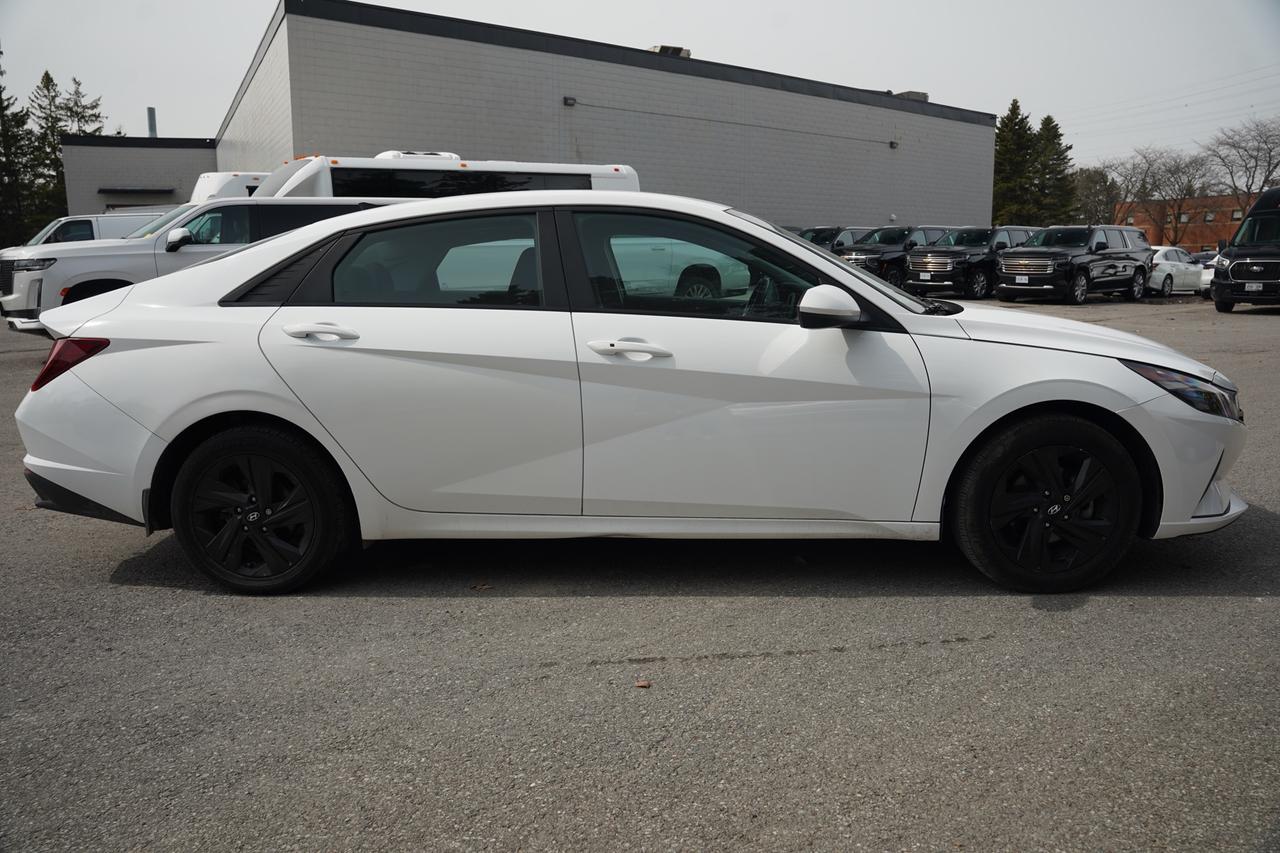 2022 Hyundai Elantra SEL Photo