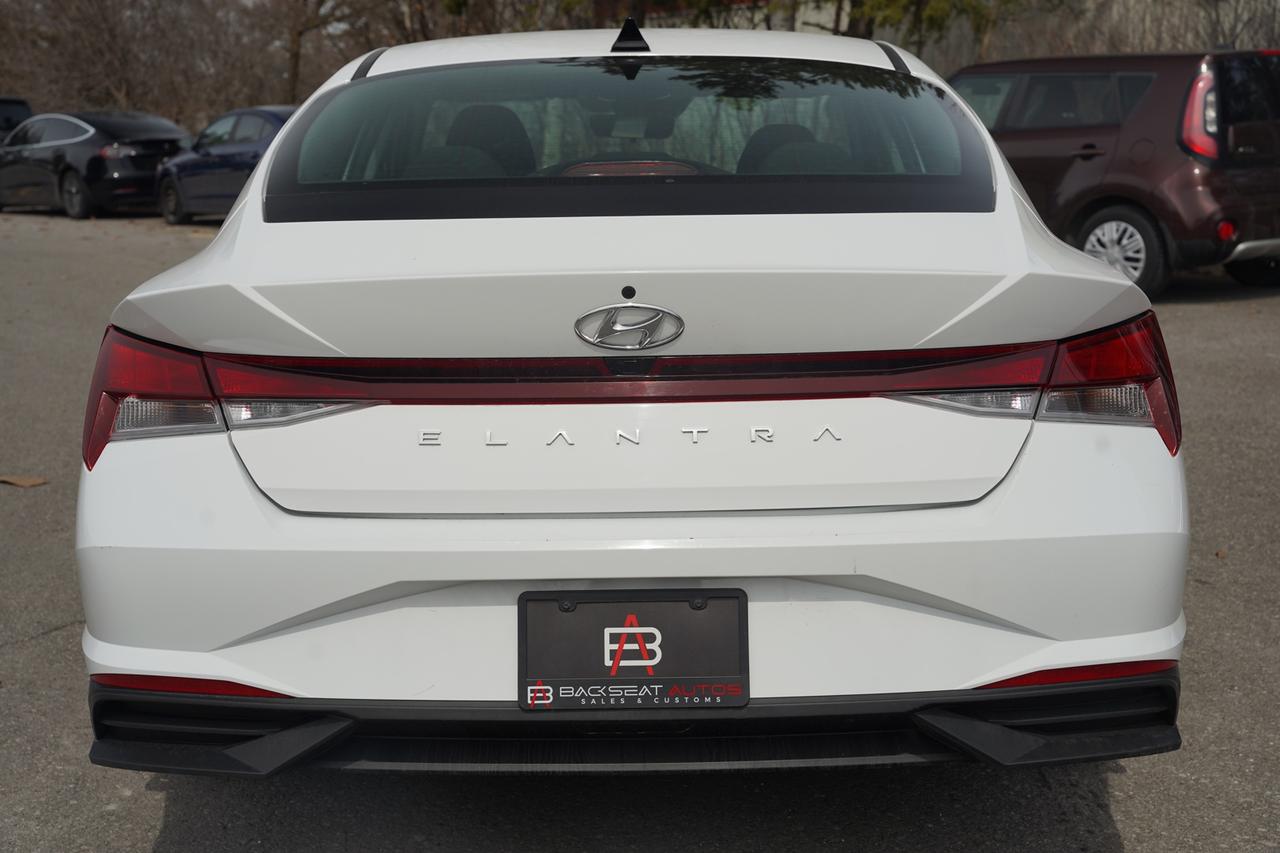 2022 Hyundai Elantra SEL Photo