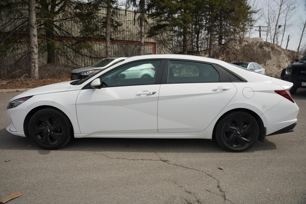 2022 Hyundai Elantra SEL Photo