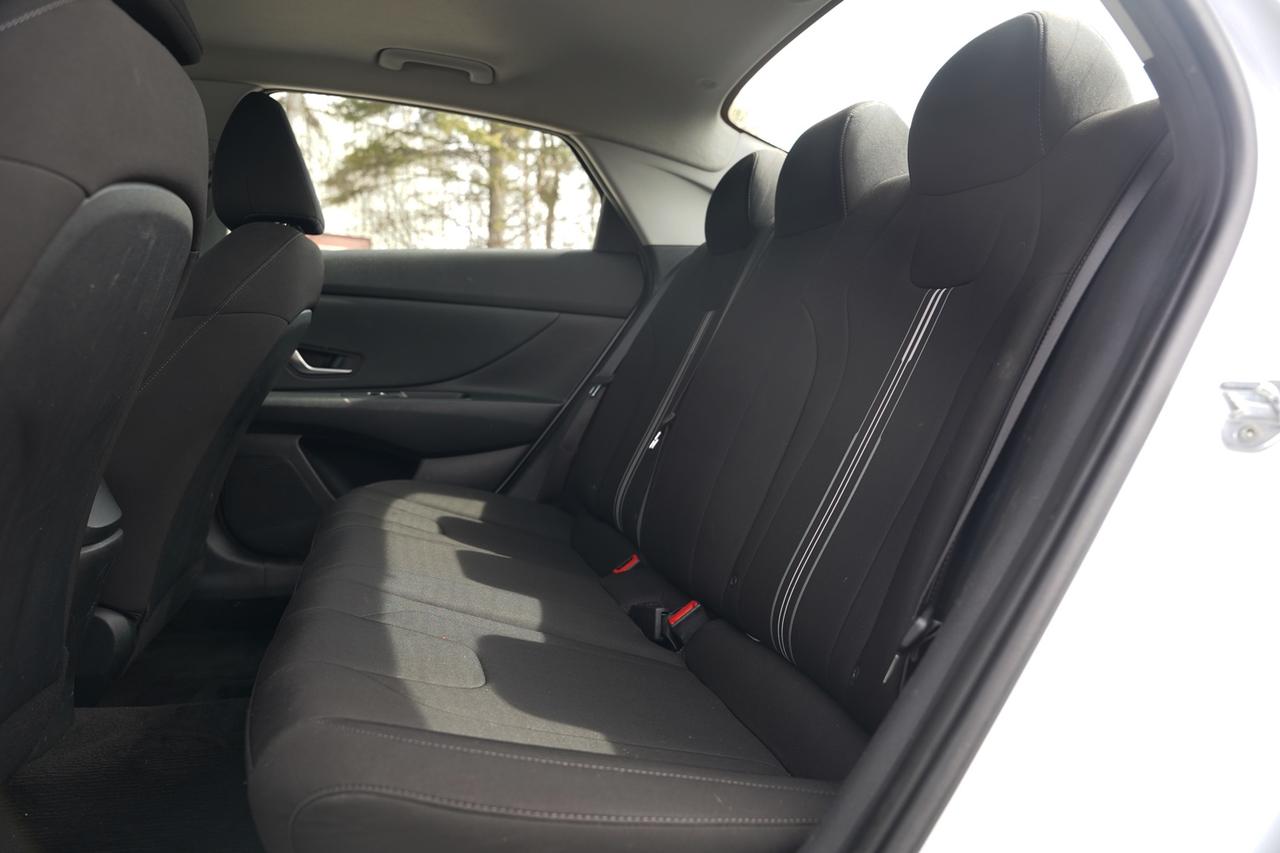 2022 Hyundai Elantra SEL Photo