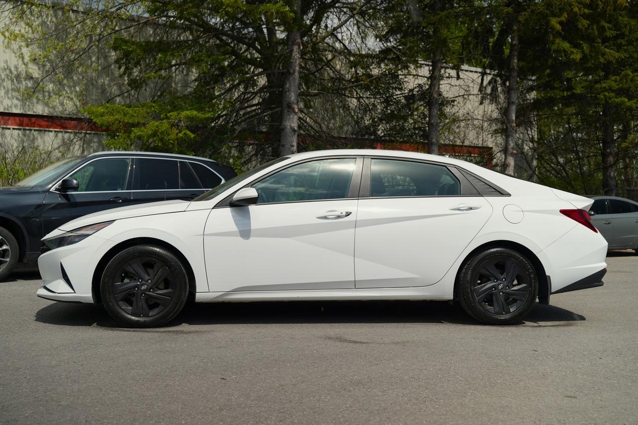2022 Hyundai Elantra SEL Photo