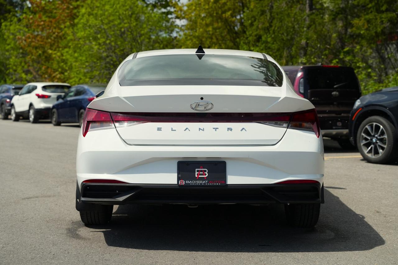 2022 Hyundai Elantra SEL Photo