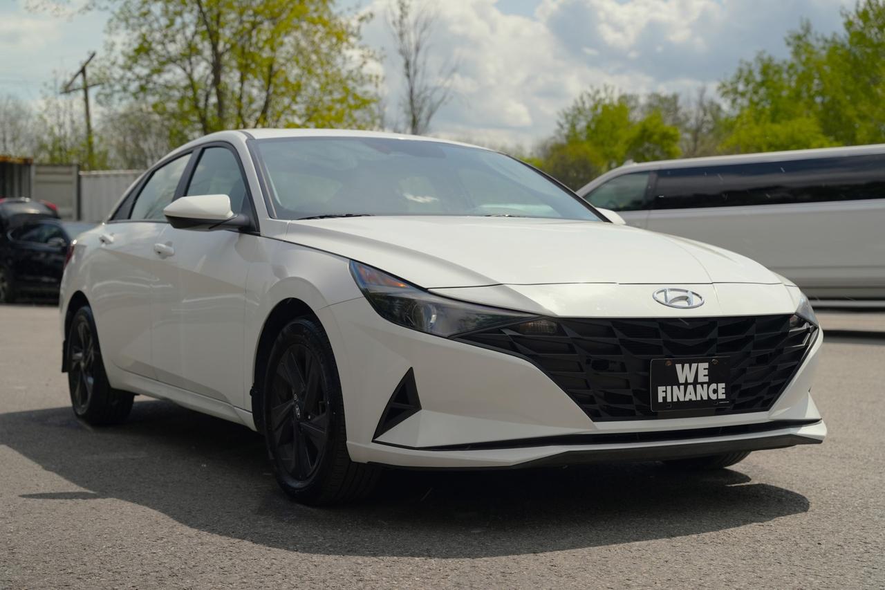 2022 Hyundai Elantra SEL Photo