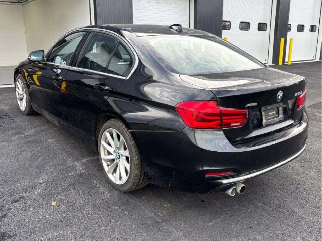 2017 BMW 3 Series * AWD * NO ACCIDENTS 330I XDRIVE * SOUTH AFRICA Photo