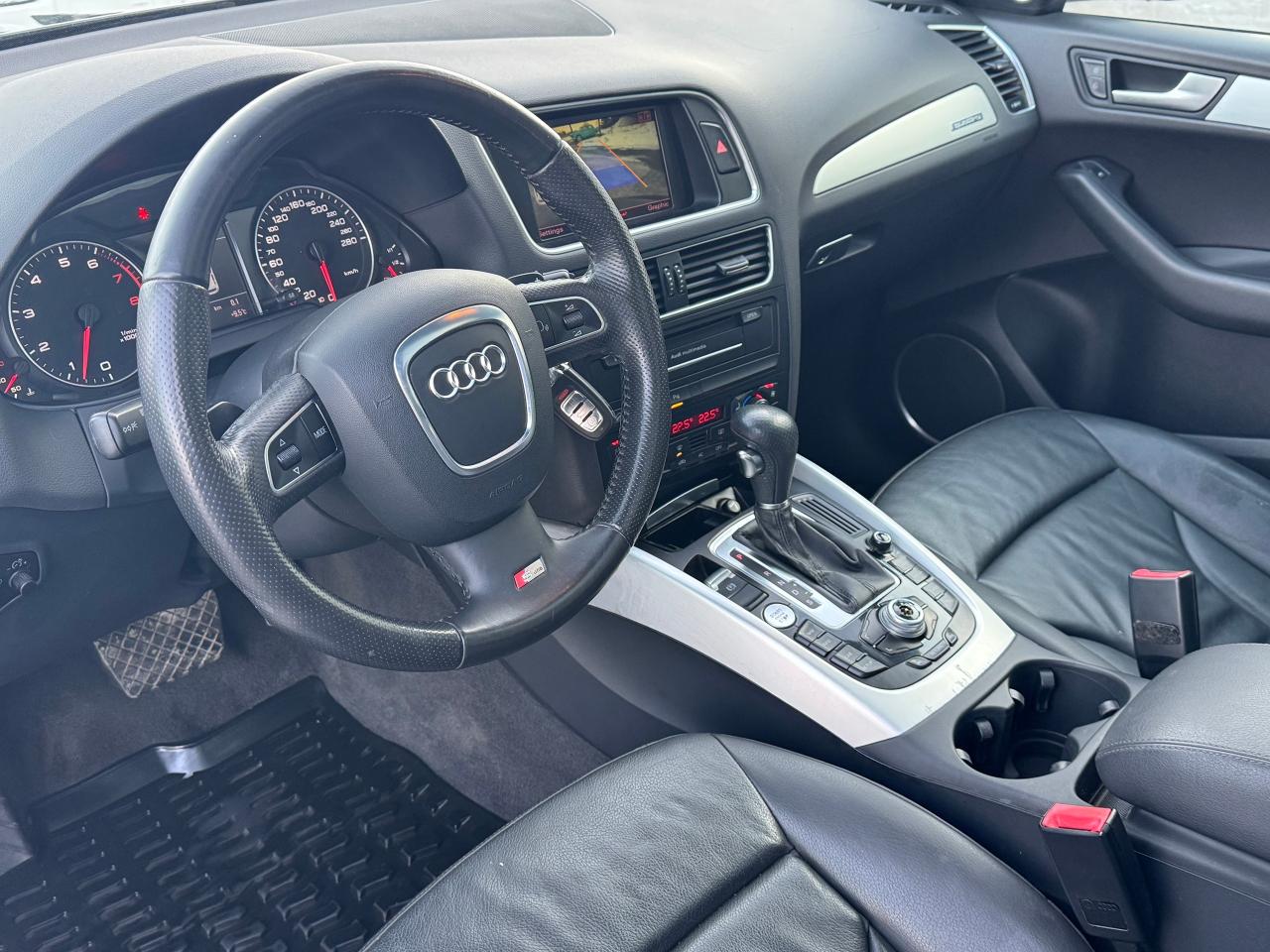 2010 Audi Q5 3.2L Premium **EXCELLENT SERVICE HISTORY** Photo