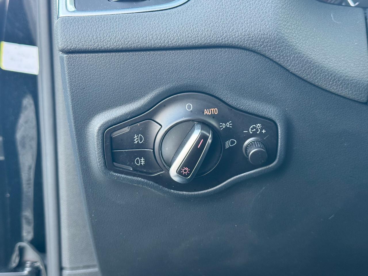 2010 Audi Q5 3.2L Premium **EXCELLENT SERVICE HISTORY** Photo