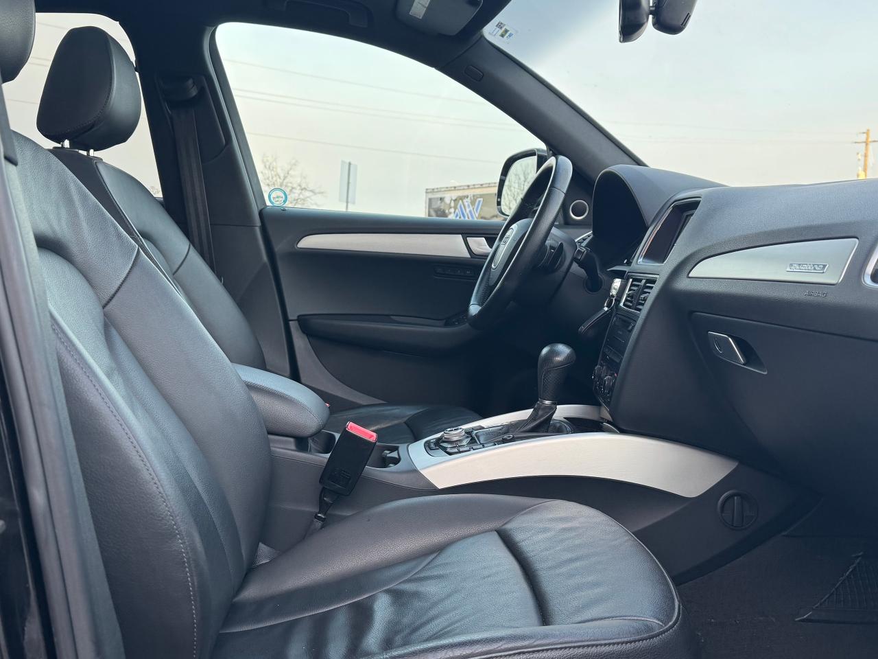 2010 Audi Q5 3.2L Premium **EXCELLENT SERVICE HISTORY** Photo