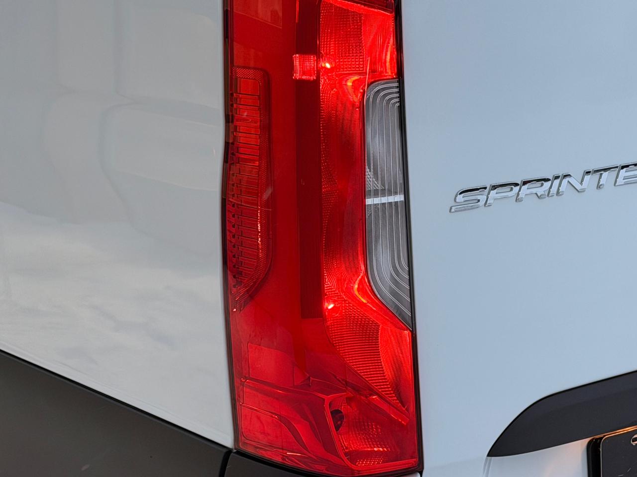 2022 Mercedes-Benz Sprinter 2500 High Roof I4 170"+Camera+CLEAN CARFAX Photo39