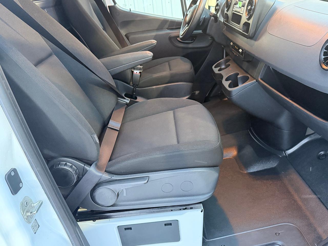 2022 Mercedes-Benz Sprinter 2500 High Roof I4 170"+Camera+CLEAN CARFAX Photo