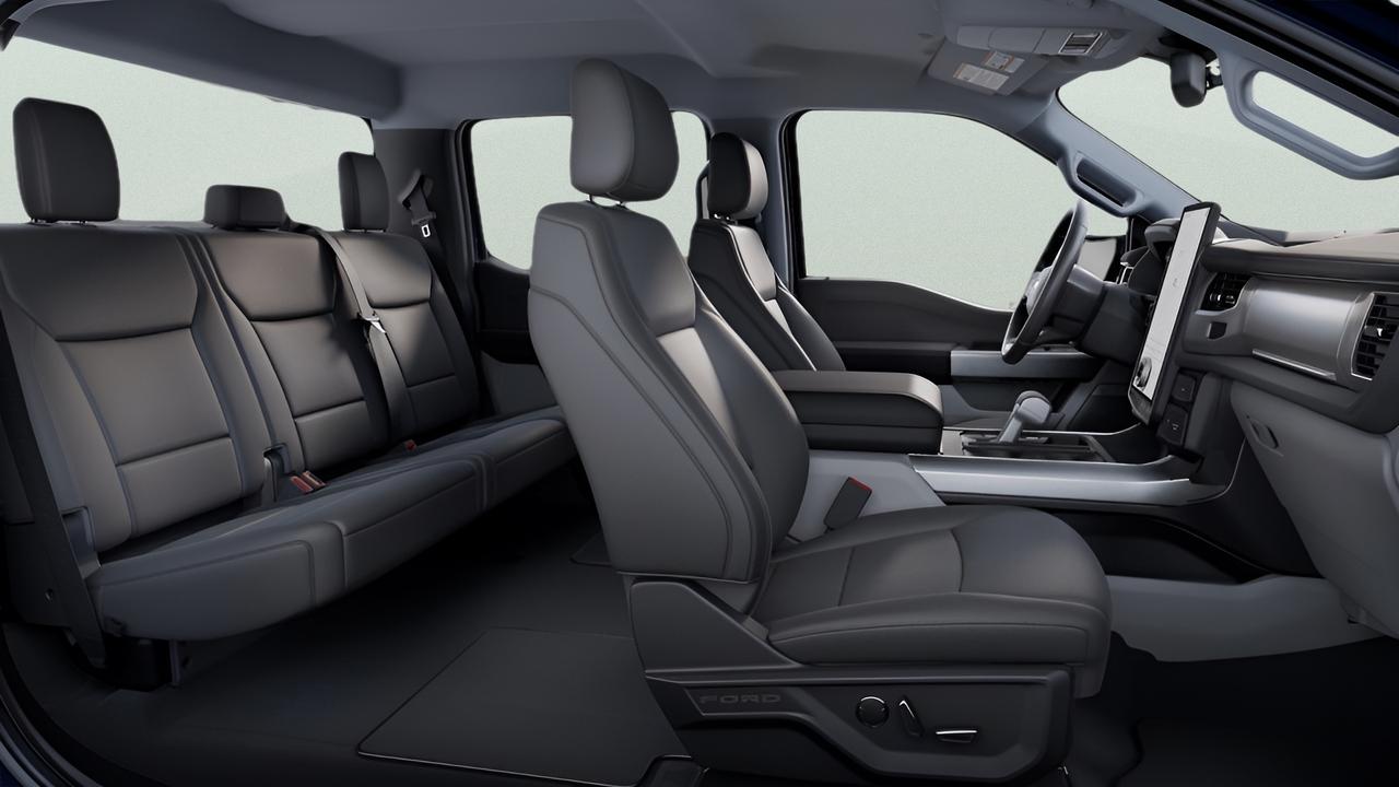 2025 Ford F-150 Lightning Flash Extended Battery 4WD SuperCrew 5.5' Box Photo4