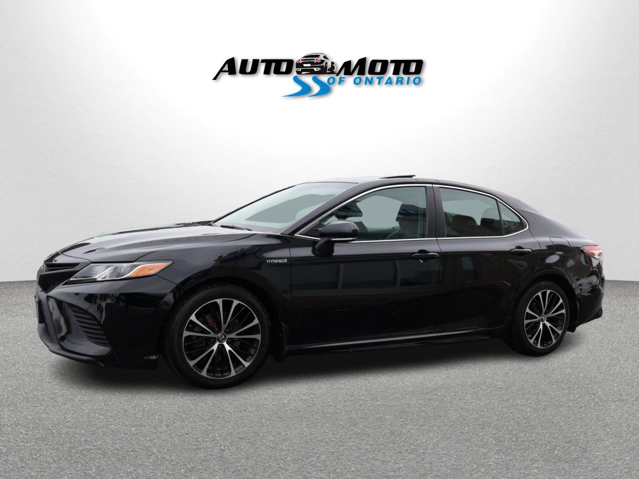 2018 Toyota Camry HYBRID SE HYBRID CERTIFIED CAMERA BLUETOOTH LEATHER HEATED SEATS SUNROOF CRUISE ALLOYS Photo3