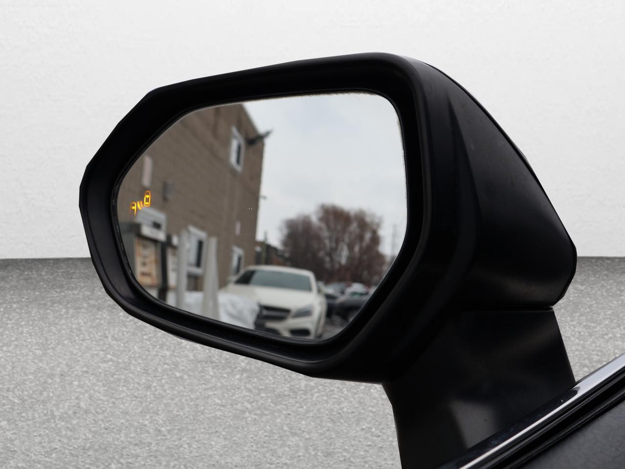 2018 Toyota Camry HYBRID SE HYBRID CERTIFIED CAMERA BLUETOOTH LEATHER HEATED SEATS SUNROOF CRUISE ALLOYS Photo