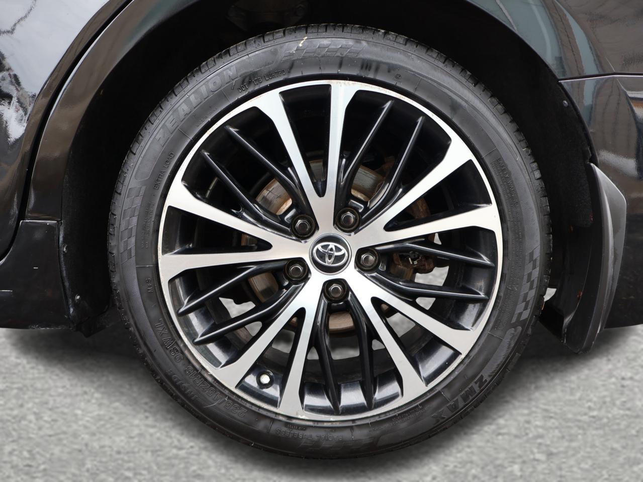 2018 Toyota Camry HYBRID SE HYBRID CERTIFIED CAMERA BLUETOOTH LEATHER HEATED SEATS SUNROOF CRUISE ALLOYS Photo