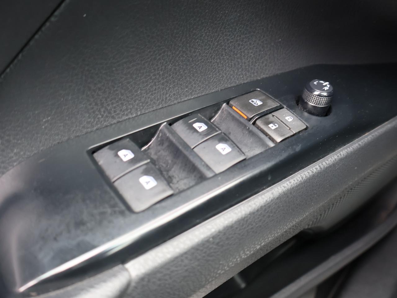 2018 Toyota Camry HYBRID SE HYBRID CERTIFIED CAMERA BLUETOOTH LEATHER HEATED SEATS SUNROOF CRUISE ALLOYS Photo