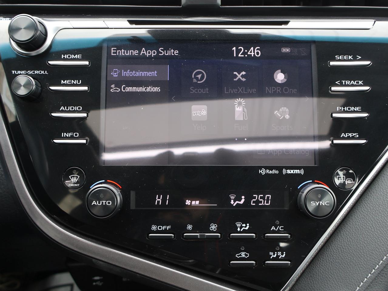 2018 Toyota Camry HYBRID SE HYBRID CERTIFIED CAMERA BLUETOOTH LEATHER HEATED SEATS SUNROOF CRUISE ALLOYS Photo