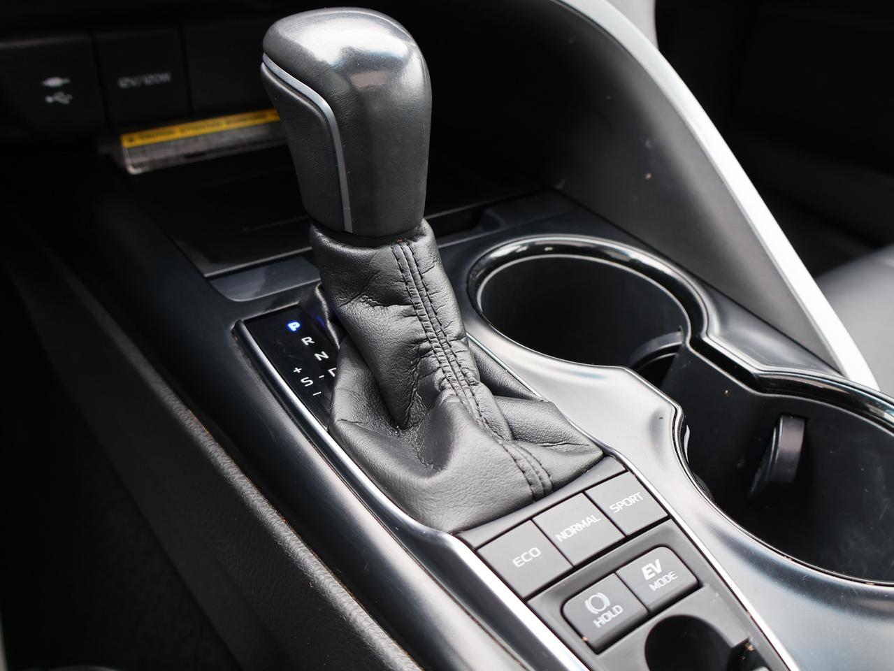 2018 Toyota Camry HYBRID SE HYBRID CERTIFIED CAMERA BLUETOOTH LEATHER HEATED SEATS SUNROOF CRUISE ALLOYS Photo