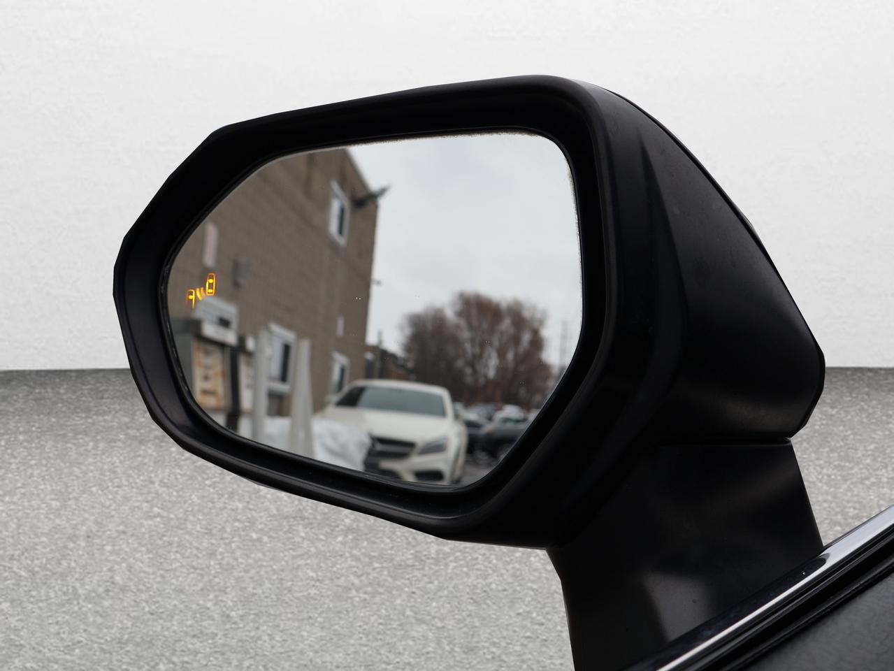 2018 Toyota Camry HYBRID SE HYBRID CERTIFIED CAMERA BLUETOOTH LEATHER HEATED SEATS SUNROOF CRUISE ALLOYS Photo