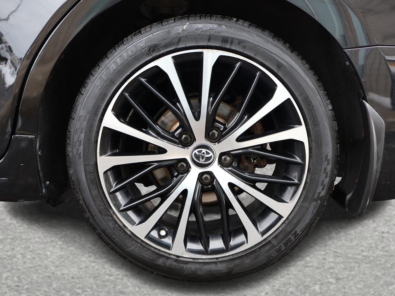 2018 Toyota Camry HYBRID SE HYBRID CERTIFIED CAMERA BLUETOOTH LEATHER HEATED SEATS SUNROOF CRUISE ALLOYS Photo