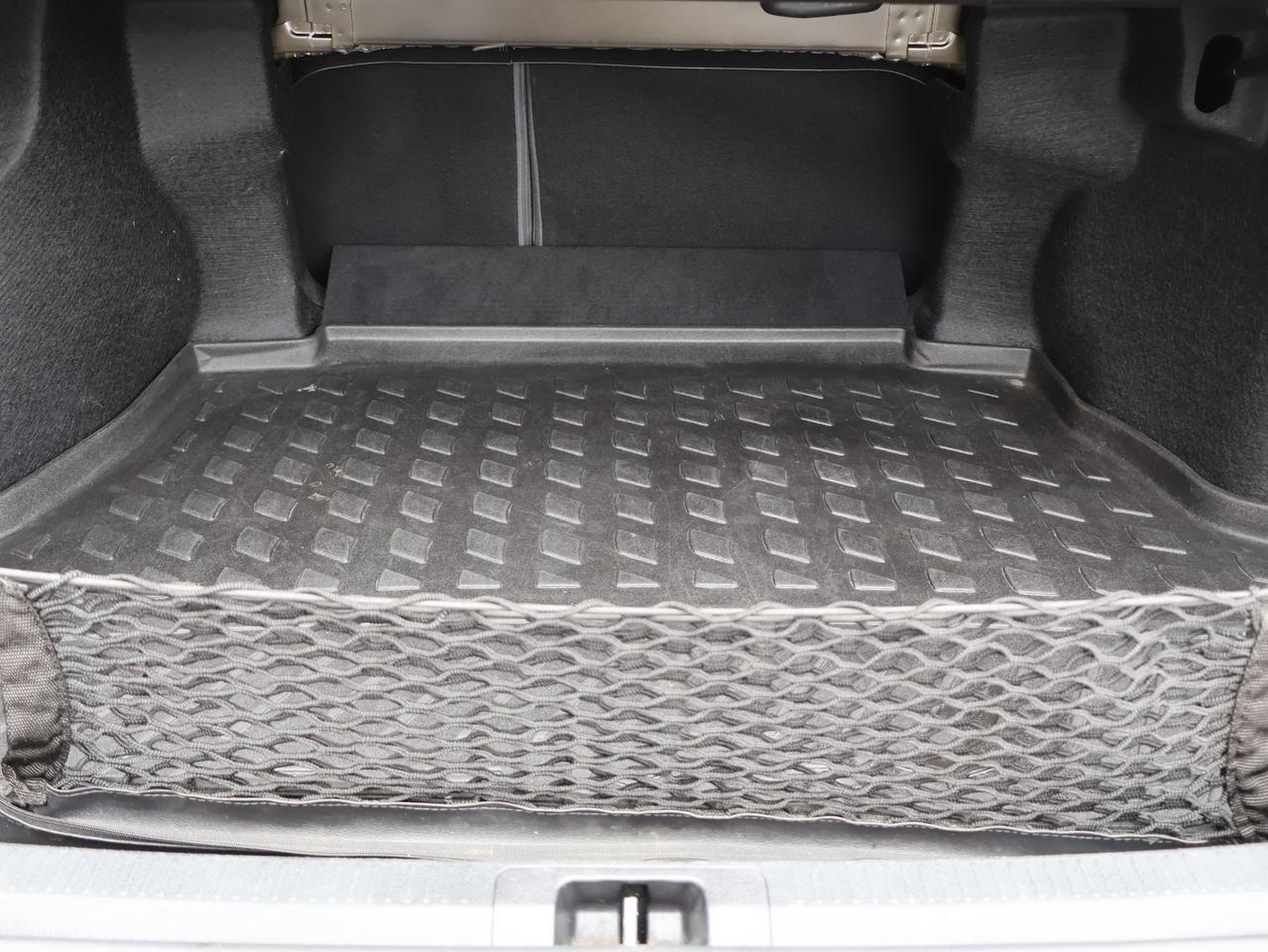 2018 Toyota Camry HYBRID SE HYBRID CERTIFIED CAMERA BLUETOOTH LEATHER HEATED SEATS SUNROOF CRUISE ALLOYS Photo