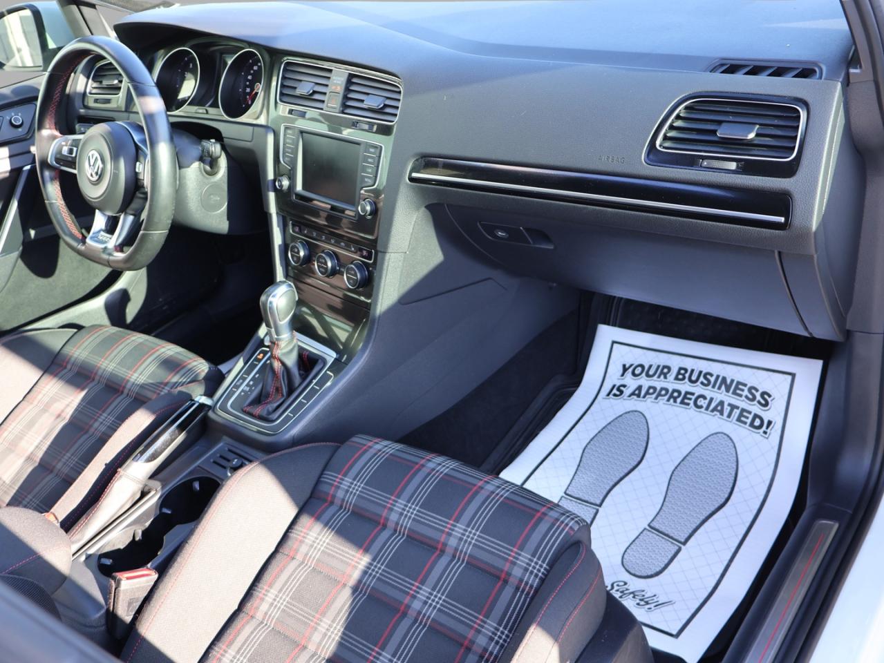 2016 Volkswagen GTI GTI DSG AUTOBAHN CERTIFIED *ACCIDENT FREE*V.W MAINTAIN* CAMERA NAV BLUETOOTH HEATED SEATS SUNROOF CRUISE ALLOYS Photo