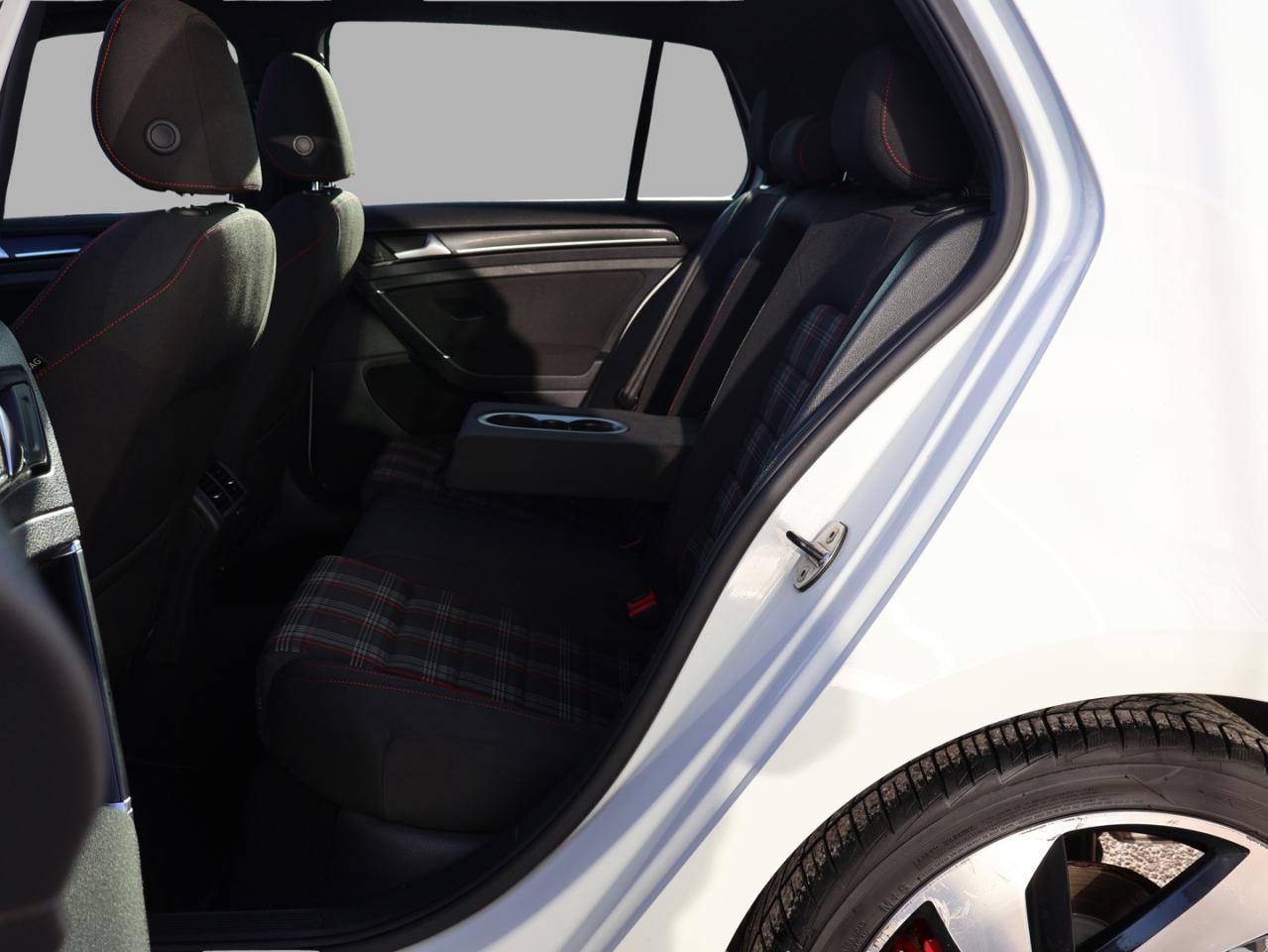 2016 Volkswagen GTI GTI DSG AUTOBAHN CERTIFIED *ACCIDENT FREE*V.W MAINTAIN* CAMERA NAV BLUETOOTH HEATED SEATS SUNROOF CRUISE ALLOYS Photo