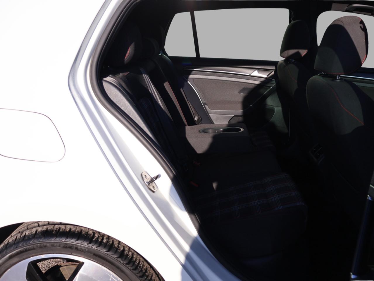 2016 Volkswagen GTI GTI DSG AUTOBAHN CERTIFIED *ACCIDENT FREE*V.W MAINTAIN* CAMERA NAV BLUETOOTH HEATED SEATS SUNROOF CRUISE ALLOYS Photo