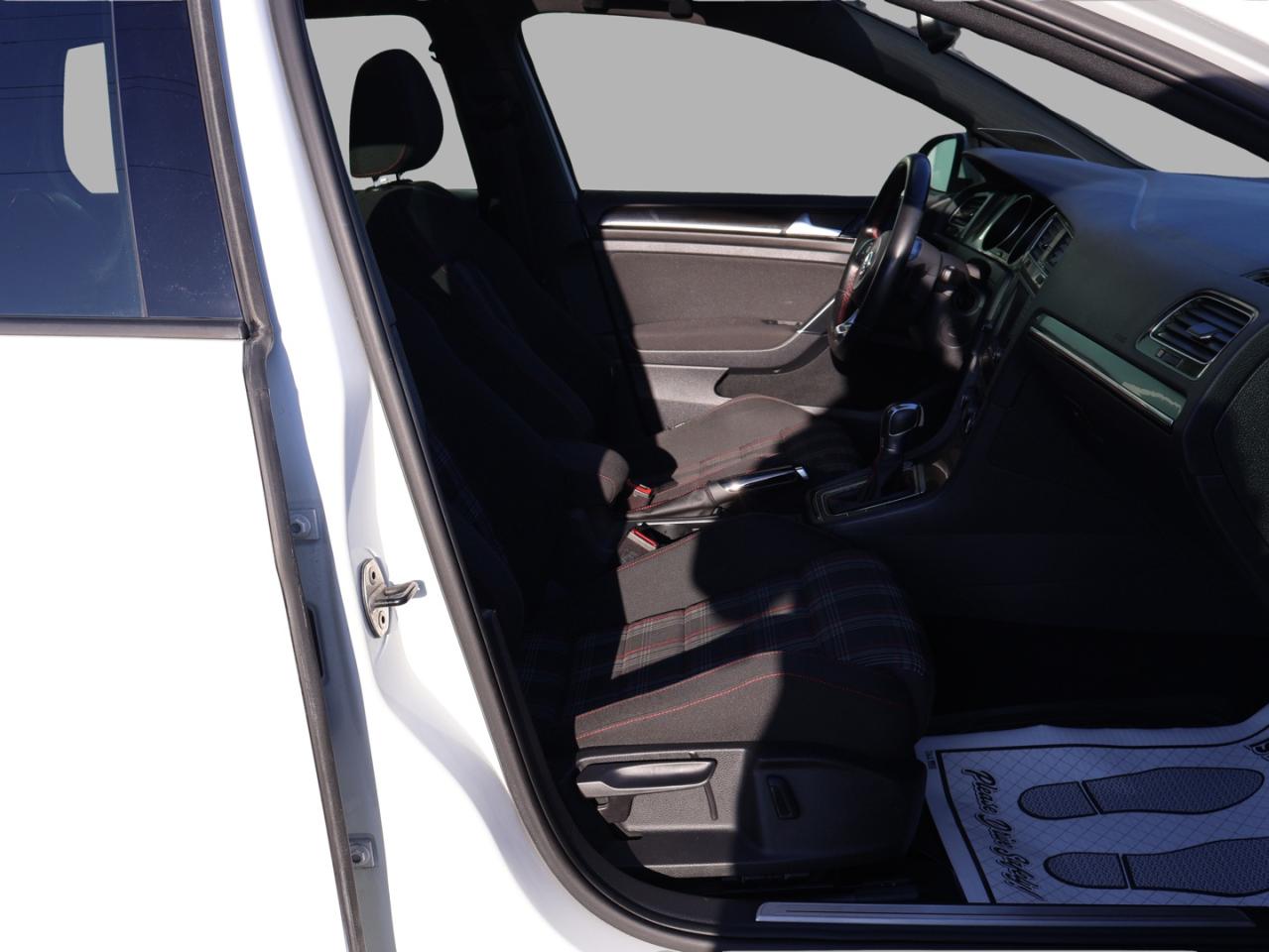 2016 Volkswagen GTI GTI DSG AUTOBAHN CERTIFIED *ACCIDENT FREE*V.W MAINTAIN* CAMERA NAV BLUETOOTH HEATED SEATS SUNROOF CRUISE ALLOYS Photo