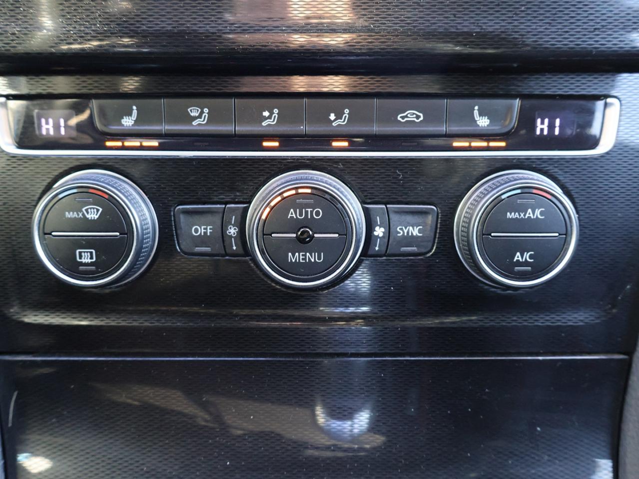 2016 Volkswagen GTI GTI DSG AUTOBAHN CERTIFIED *ACCIDENT FREE*V.W MAINTAIN* CAMERA NAV BLUETOOTH HEATED SEATS SUNROOF CRUISE ALLOYS Photo