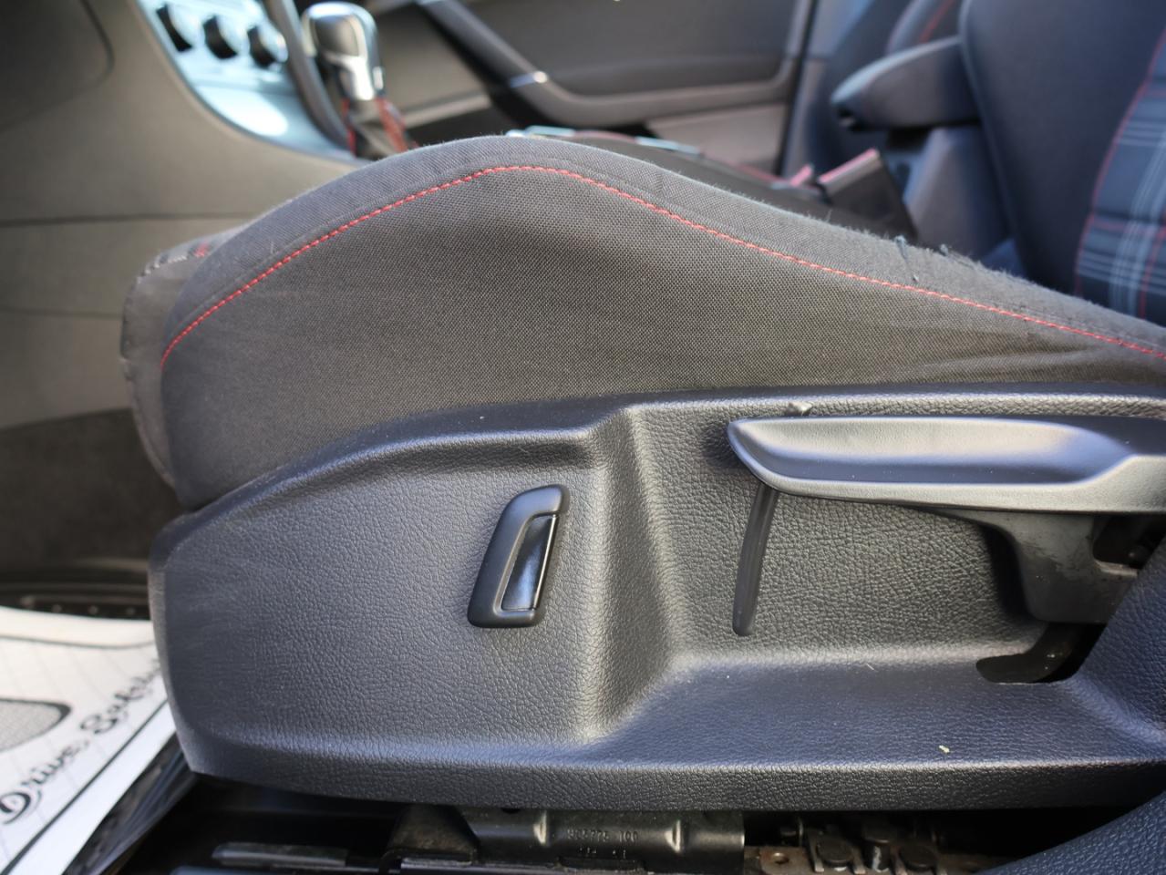 2016 Volkswagen GTI GTI DSG AUTOBAHN CERTIFIED *ACCIDENT FREE*V.W MAINTAIN* CAMERA NAV BLUETOOTH HEATED SEATS SUNROOF CRUISE ALLOYS Photo