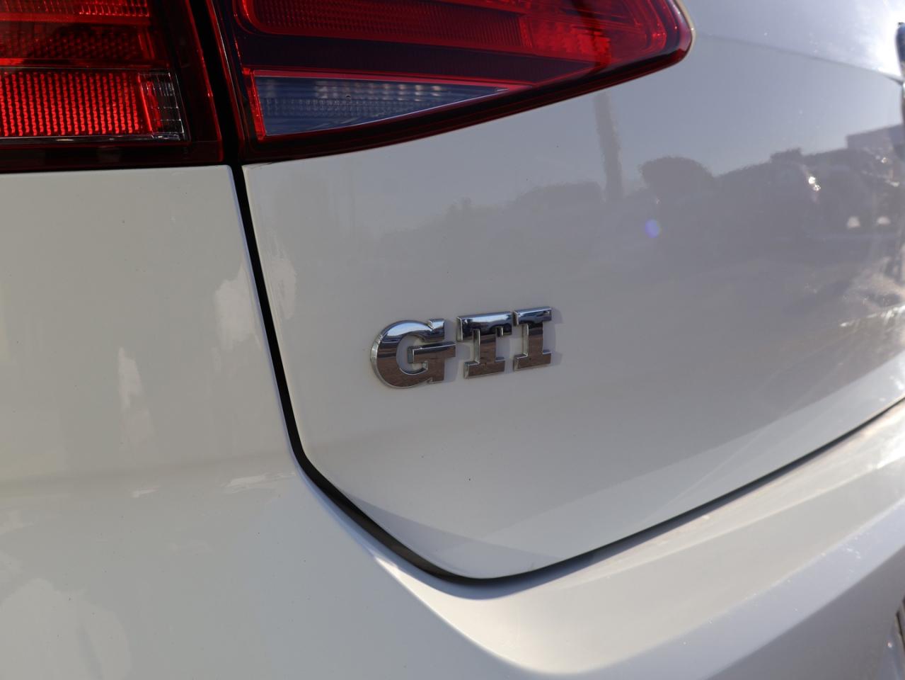 2016 Volkswagen GTI GTI DSG AUTOBAHN CERTIFIED *ACCIDENT FREE*V.W MAINTAIN* CAMERA NAV BLUETOOTH HEATED SEATS SUNROOF CRUISE ALLOYS Photo