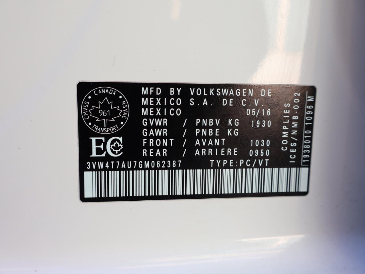 2016 Volkswagen GTI GTI DSG AUTOBAHN CERTIFIED *ACCIDENT FREE*V.W MAINTAIN* CAMERA NAV BLUETOOTH HEATED SEATS SUNROOF CRUISE ALLOYS Photo