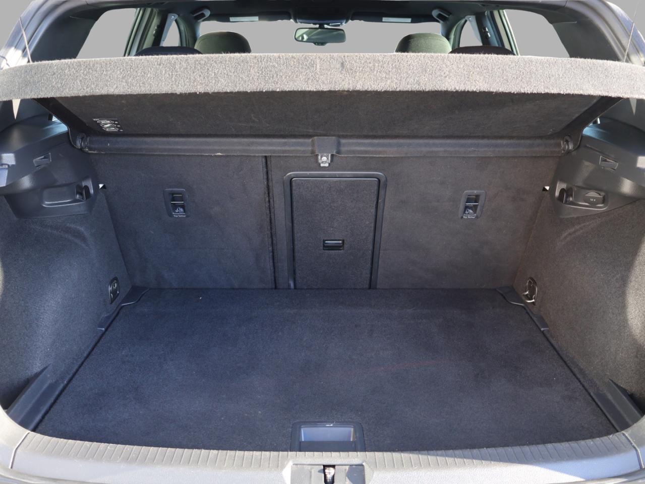 2016 Volkswagen GTI GTI DSG AUTOBAHN CERTIFIED *ACCIDENT FREE*V.W MAINTAIN* CAMERA NAV BLUETOOTH HEATED SEATS SUNROOF CRUISE ALLOYS Photo