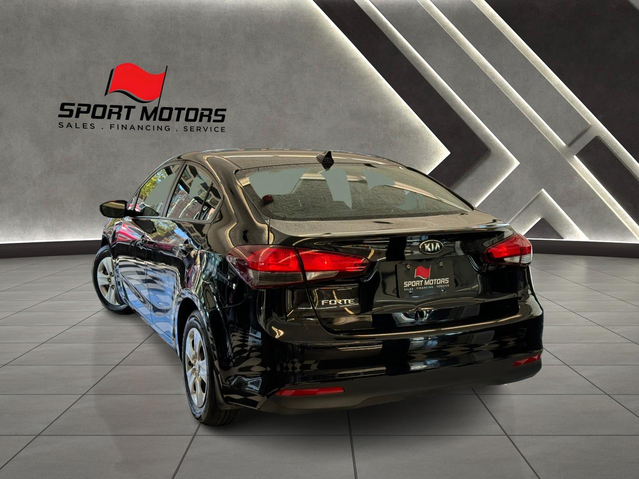 2017 Kia Forte LX+Camera+Heated Seats+ApplePlay+CLEAN CARFAX Photo